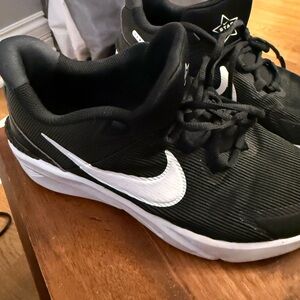 Nike Black and White Running Sneakers size 6.5 barely worn